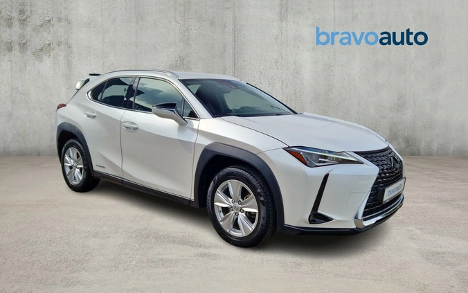 Lexus UX cena 119900 przebieg: 37927, rok produkcji 2019 z Słubice małe 436